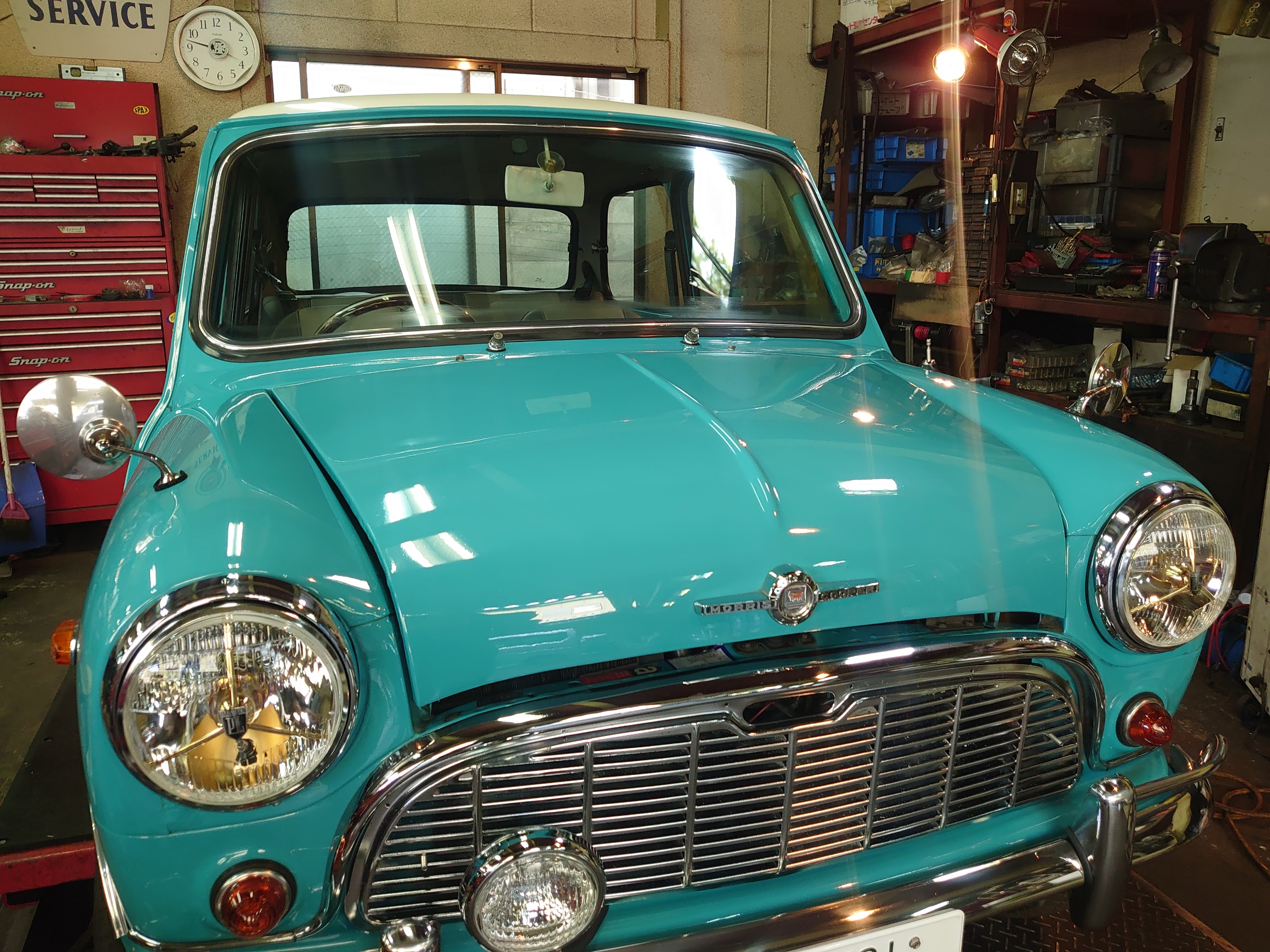 明日は定休日です。